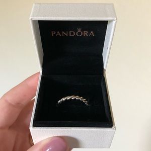Pandora intertwined ring size 8.5 (58)
